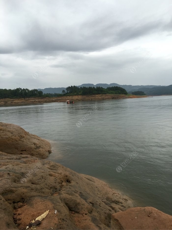 冒雨战黑龙滩 