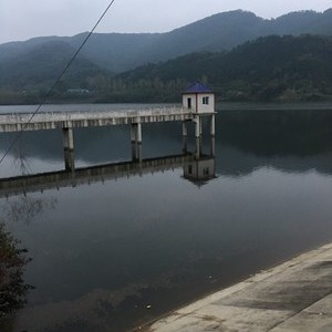 小泉冲水库