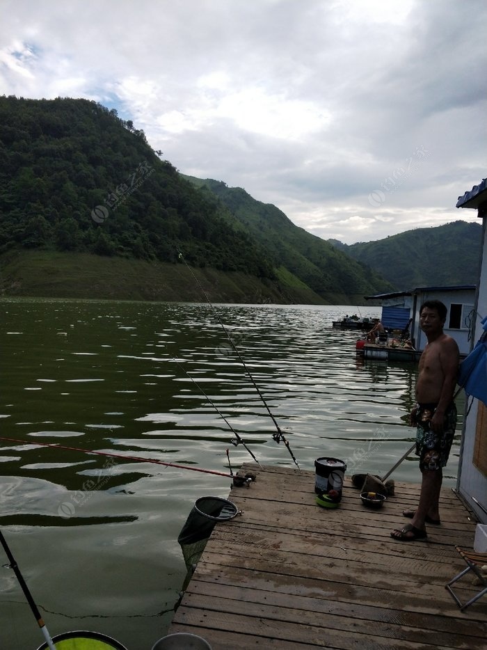 罗甸千岛湖钓鱼图片